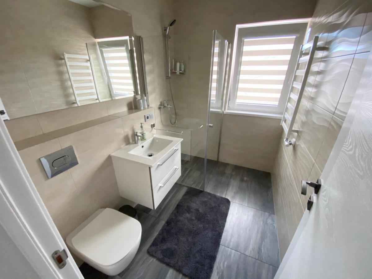 New J&R Apartment Near Girstutis, Free Private Parking & Self Check-In Kowno Zewnętrze zdjęcie
